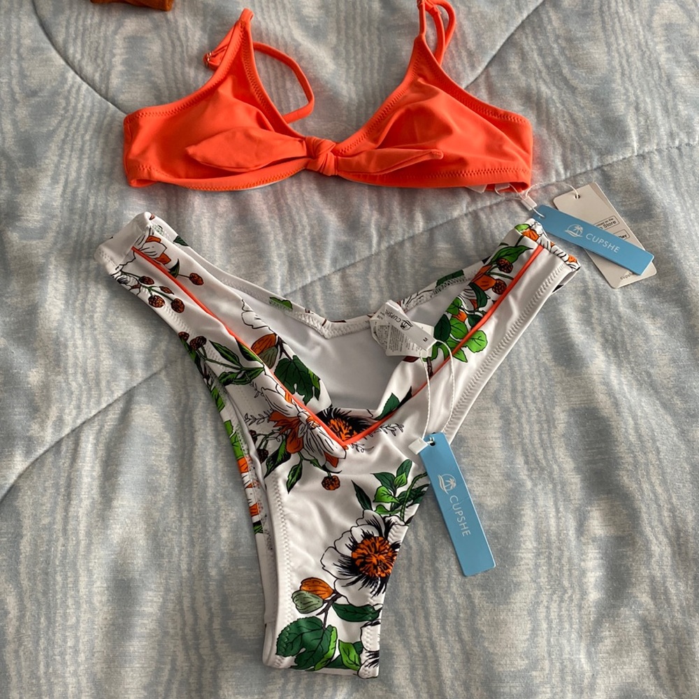 New cup she bikini , never worn tags still on